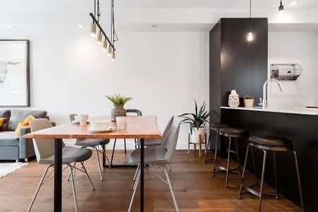 Sleek Condo In The Heart Of Little Italy By Den Stays Montreal Exteriér fotografie