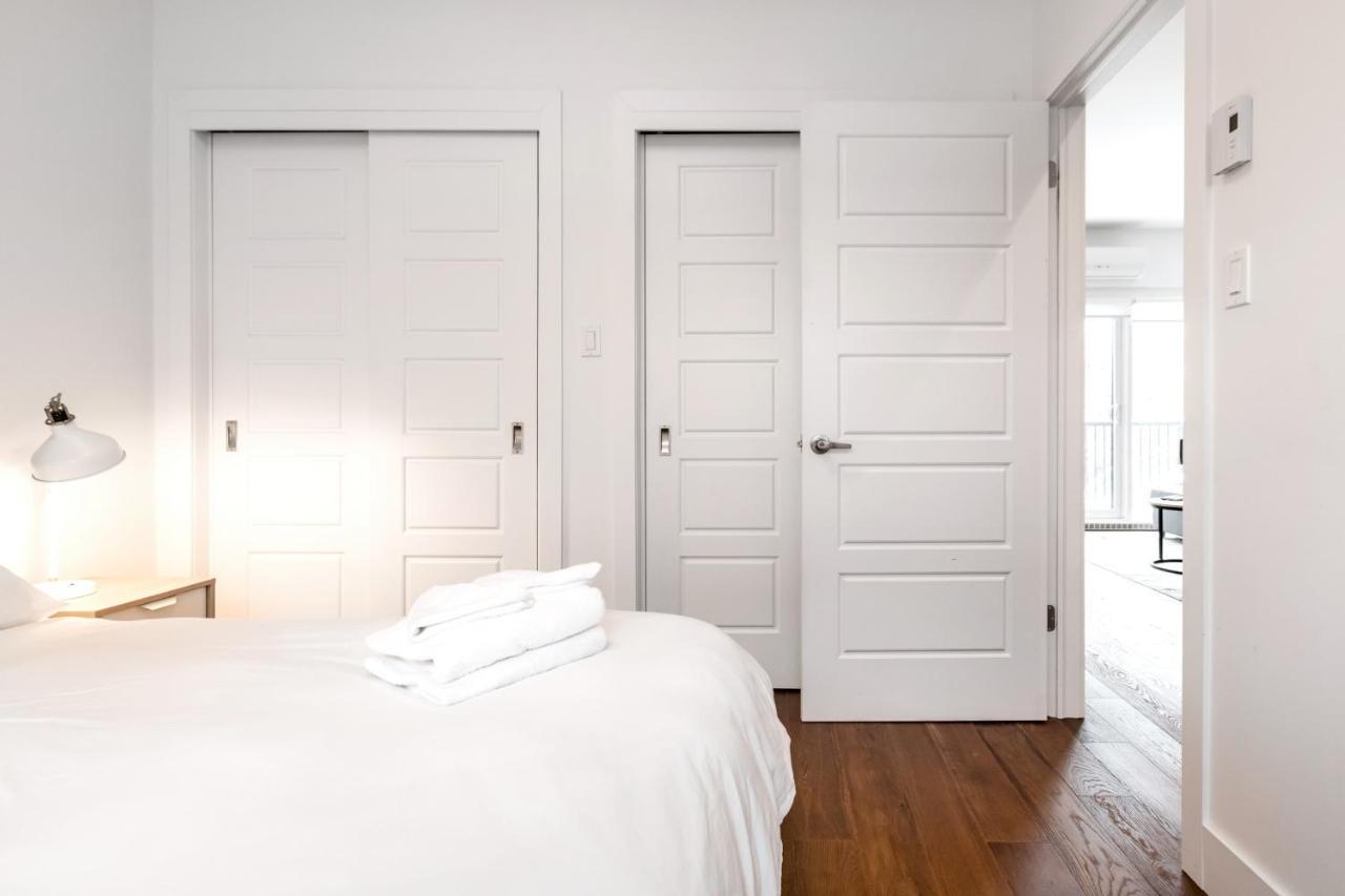 Sleek Condo In The Heart Of Little Italy By Den Stays Montreal Pokoj fotografie